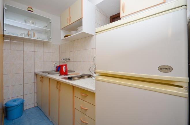 Apartments With A Parking Space Brela, Makarska - 11552 Esterno foto