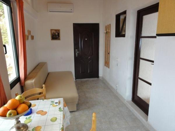 Apartments With A Parking Space Brela, Makarska - 11552 Esterno foto