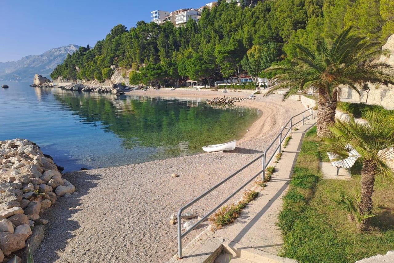 Apartments With A Parking Space Brela, Makarska - 11552 Esterno foto